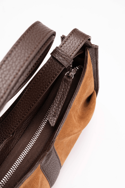 Isla Shoulder Bag Caramel and Cioccolato - Italian Suede Leather Handbag - Top View of the Zip and Puller
