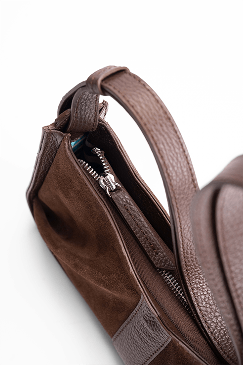 Isla Shoulder Bag Cioccolato - Italian Suede Leather Handbag Top View of the Zip Detail