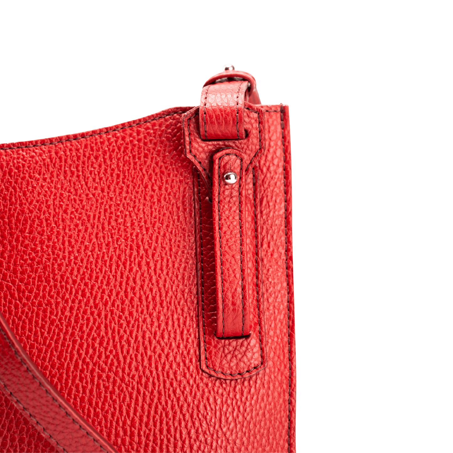 Simona Crossbody Bag Amaranto - Adjustable Strap Detail - Close-up View
